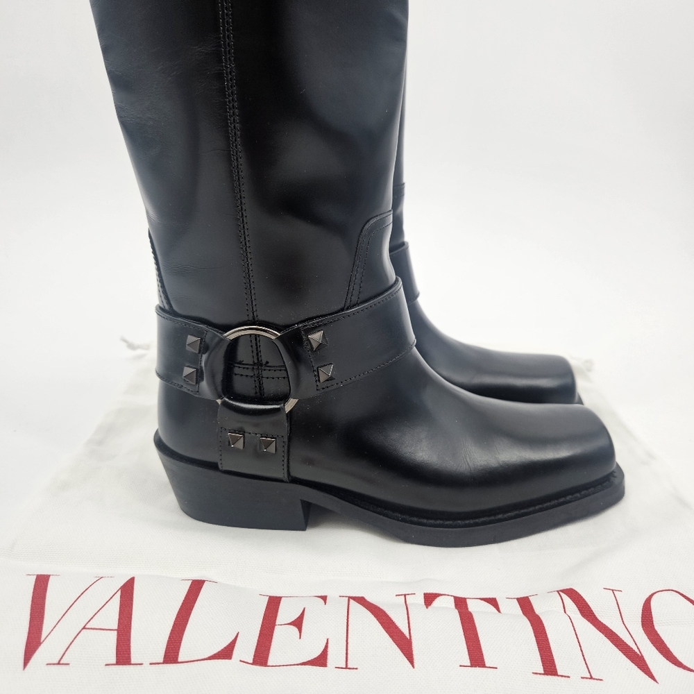 Valentino Rockstud Iconic black leather moto boot — a stunning luxury statement! - Picture 7 of 12